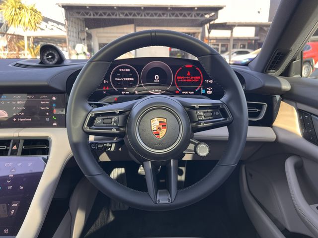 PORSCHE TAYCAN 2025 Image 31