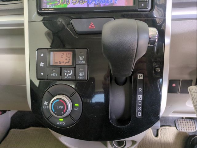 DAIHATSU TANTO 2018 Image 31