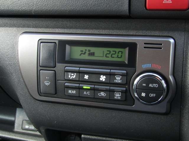 TOYOTA HIACE VAN 2WD 2022 Image 31