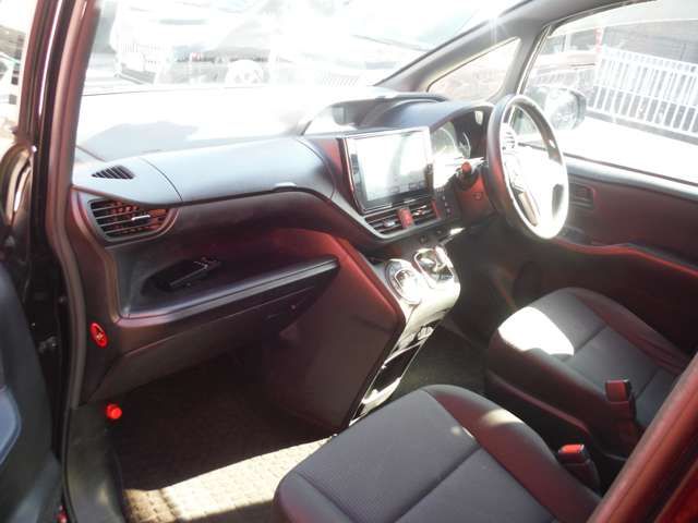 TOYOTA NOAH HYBRID 4WD 2016 Image 31