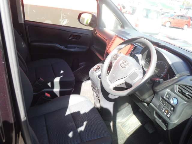 TOYOTA NOAH HYBRID 4WD 2016 Image 31