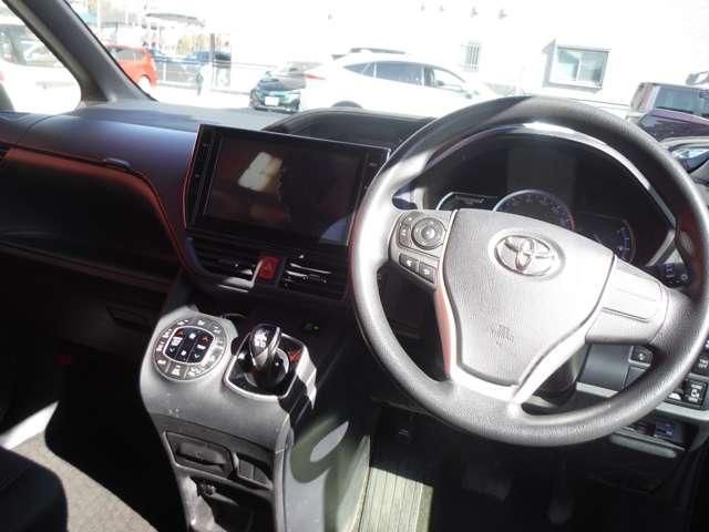 TOYOTA NOAH HYBRID 4WD 2016 Image 31