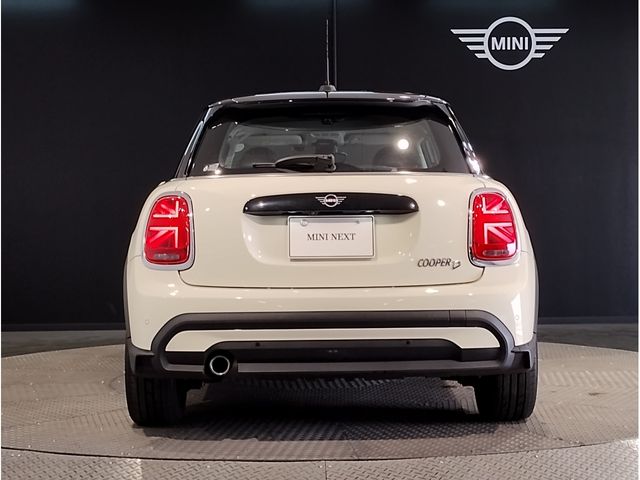 BMW MINI COOPER D 5DOOR 2021 Image 31