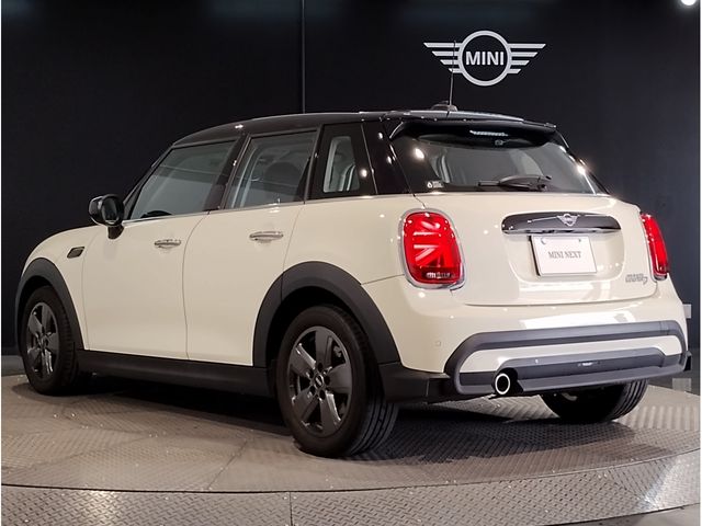 BMW MINI COOPER D 5DOOR 2021 Image 31