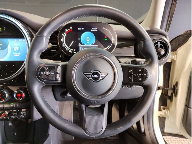 BMW MINI COOPER D 5DOOR 2021 Image 31