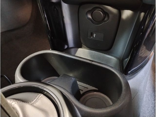 BMW MINI COOPER D 5DOOR 2021 Image 31