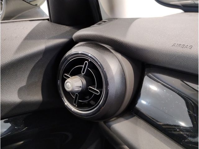 BMW MINI COOPER D 5DOOR 2021 Image 31