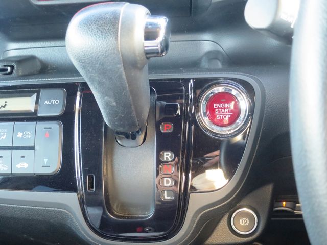 HONDA N BOX SLASH 4WD 2015 Image 31