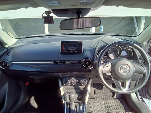 MAZDA DEMIO 2015 Image 31