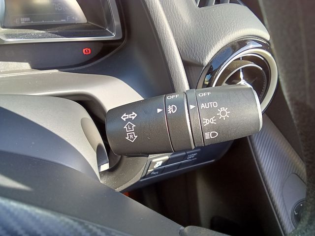 MAZDA DEMIO 2015 Image 31