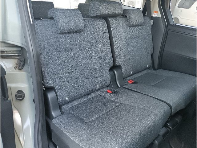 TOYOTA SIENTA HYBRID 2023 Image 31