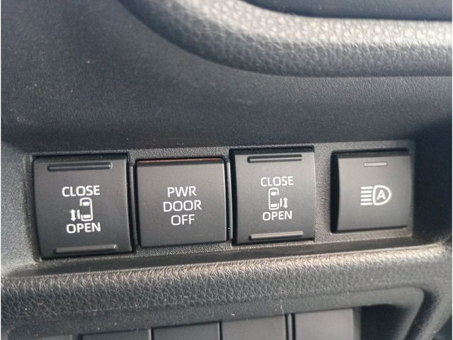 TOYOTA SIENTA HYBRID 2023 Image 31