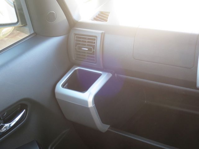 DAIHATSU WAKE 4WD 2015 Image 31