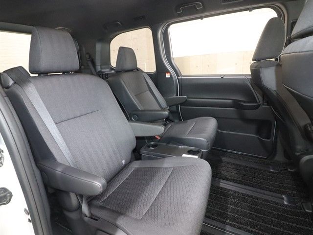 TOYOTA NOAH HYBRID 2022 Image 31