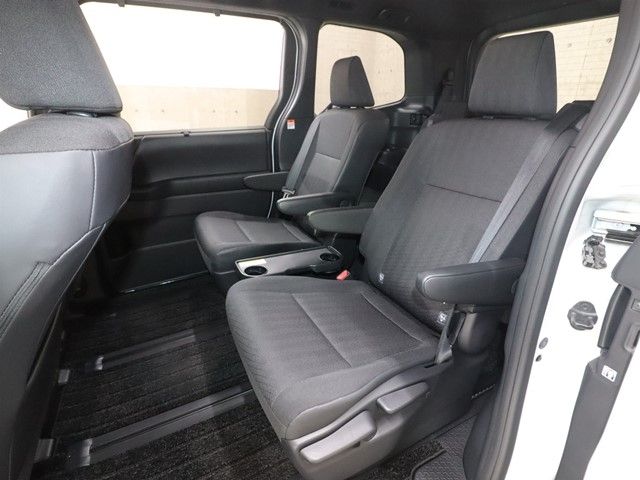 TOYOTA NOAH HYBRID 2022 Image 31