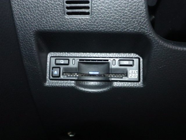 TOYOTA NOAH HYBRID 2022 Image 31