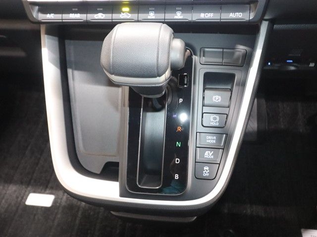 TOYOTA NOAH HYBRID 2022 Image 31