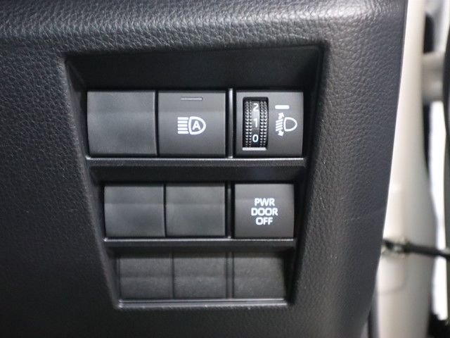 TOYOTA NOAH HYBRID 2022 Image 31