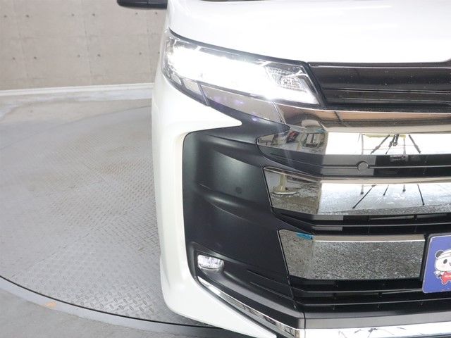 TOYOTA NOAH HYBRID 2022 Image 31