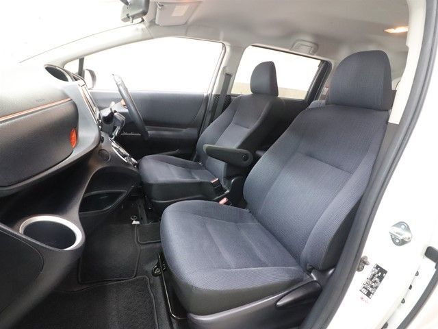 TOYOTA SIENTA HYBRID 2015 Image 31