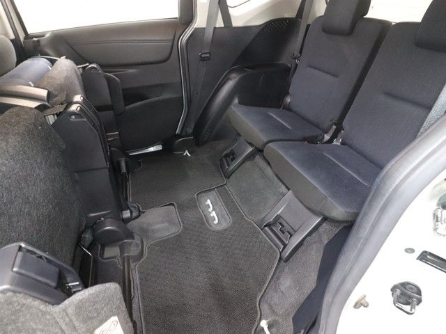 TOYOTA SIENTA HYBRID 2015 Image 31