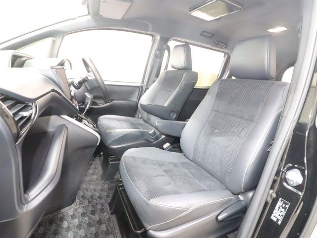 TOYOTA VOXY 2021 Image 31