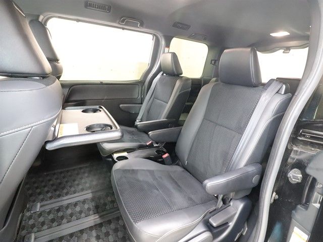 TOYOTA VOXY 2021 Image 31