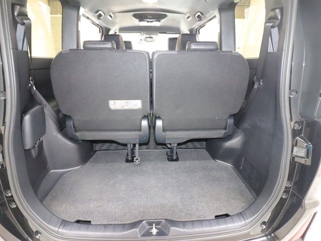 TOYOTA VOXY 2021 Image 31