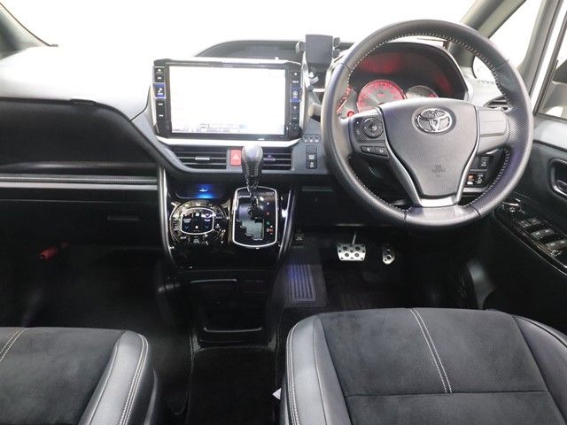 TOYOTA NOAH 2016 Image 31