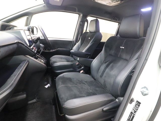 TOYOTA NOAH 2016 Image 31