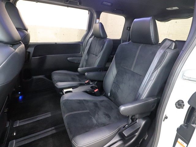 TOYOTA NOAH 2016 Image 31