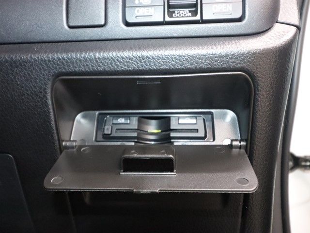 TOYOTA NOAH 2016 Image 31