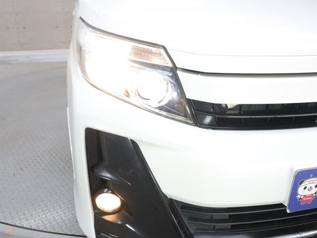 TOYOTA NOAH 2016 Image 31