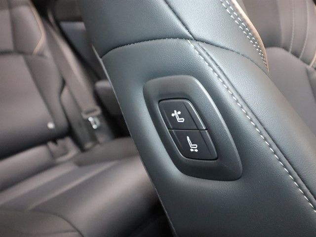 TOYOTA CROWN ESTATE 4WD 2025 Image 31