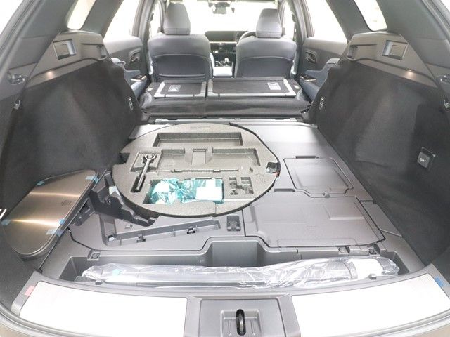 TOYOTA CROWN ESTATE 4WD 2025 Image 31