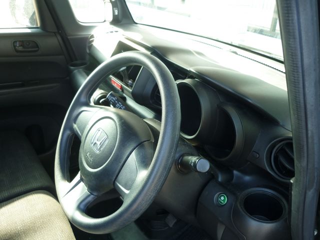 HONDA N BOX 2017 Image 31