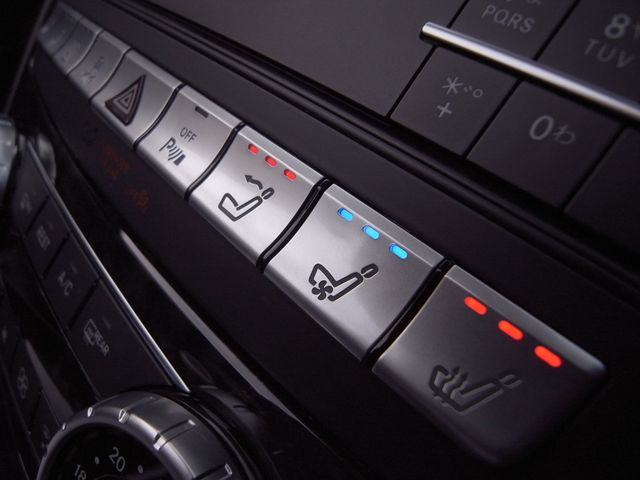 MERCEDES BENZ SL CLA 2016 Image 31