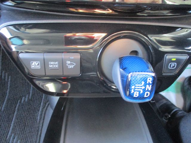 TOYOTA PRIUS 2019 Image 31