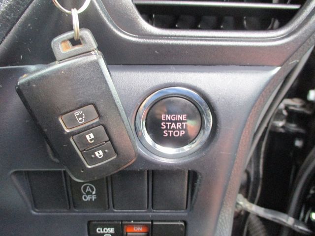 TOYOTA VOXY 2015 Image 31