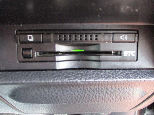 TOYOTA VOXY 2015 Image 31