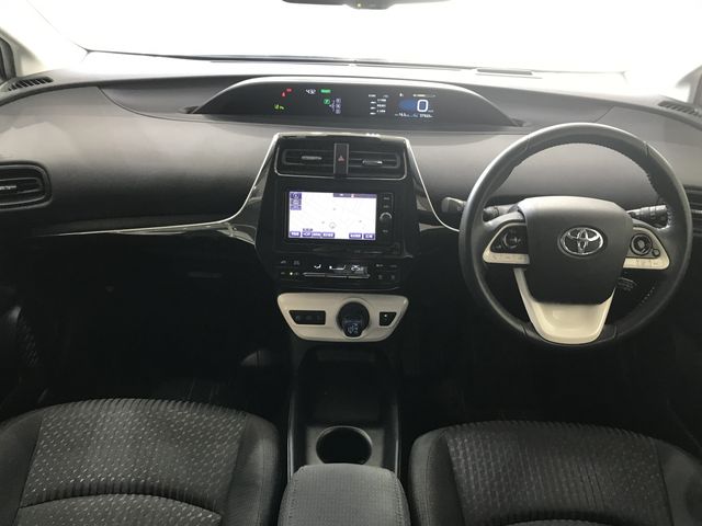 TOYOTA PRIUS 4WD 2017 Image 31