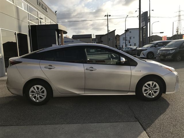 TOYOTA PRIUS 4WD 2017 Image 31