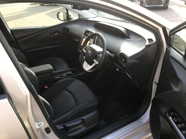 TOYOTA PRIUS 4WD 2017 Image 31