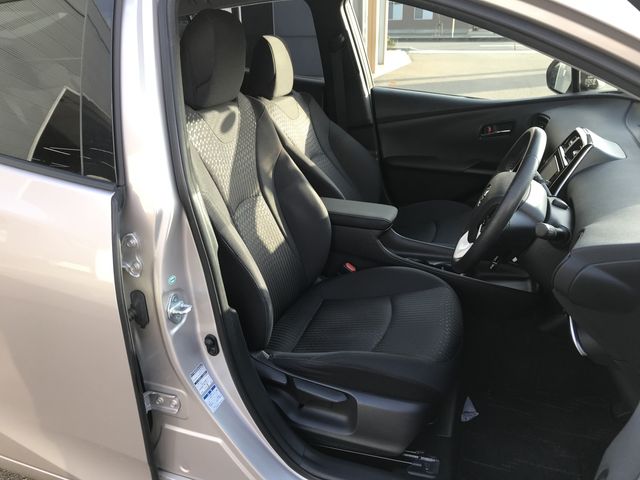 TOYOTA PRIUS 4WD 2017 Image 31