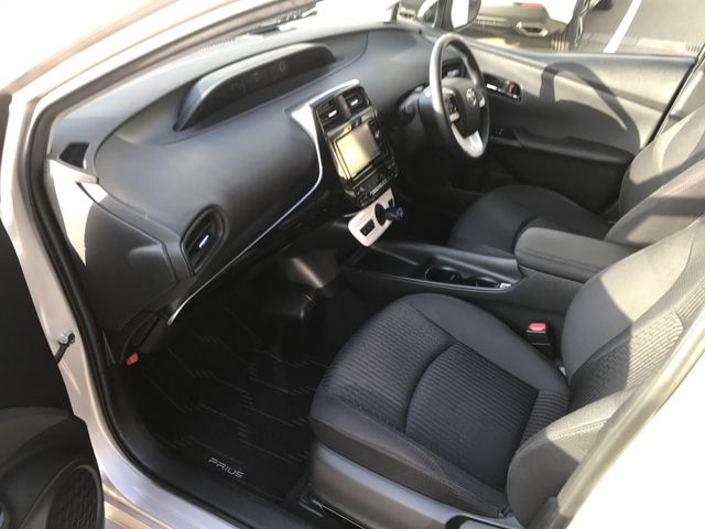 TOYOTA PRIUS 4WD 2017 Image 31