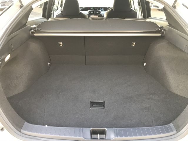 TOYOTA PRIUS 4WD 2017 Image 31