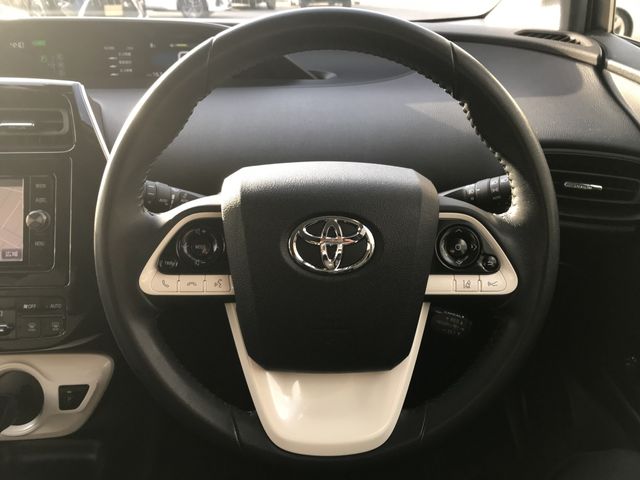 TOYOTA PRIUS 4WD 2017 Image 31