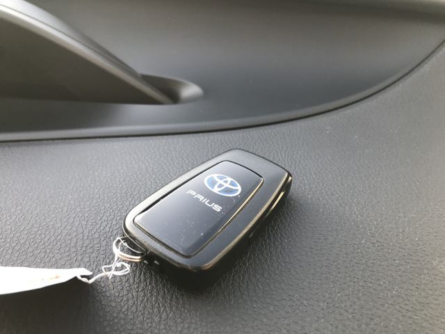 TOYOTA PRIUS 4WD 2017 Image 31