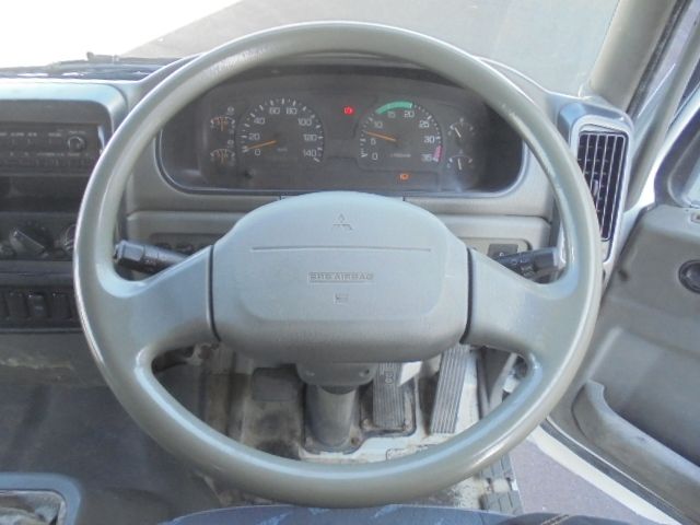 MITSUBISHI FUSOU FIGHTER 2002 Image 31