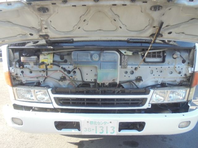 MITSUBISHI FUSOU FIGHTER 2002 Image 31